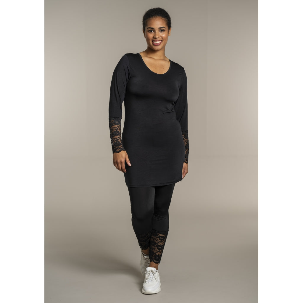 Sandgaard Bluse med blonde ærmer Top Black