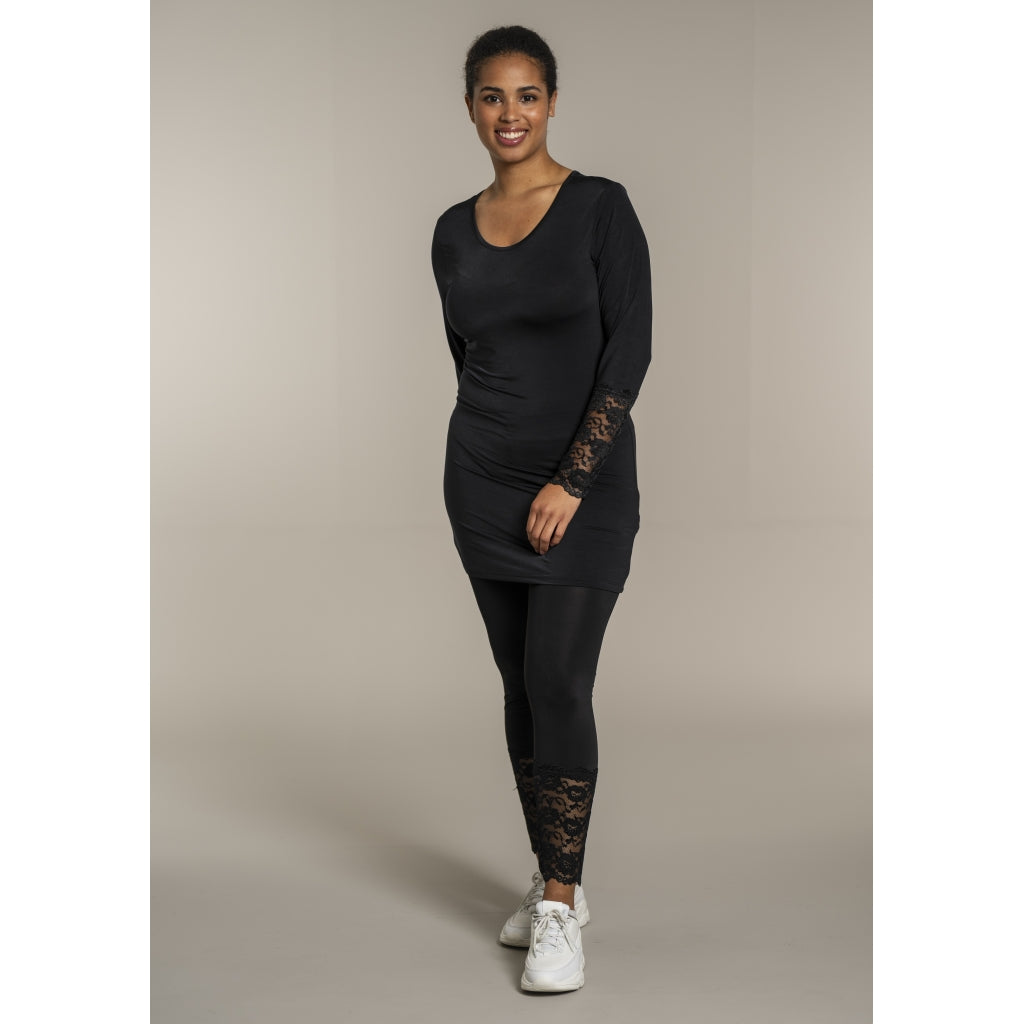 Sandgaard Bluse med blonde ærmer Top Black