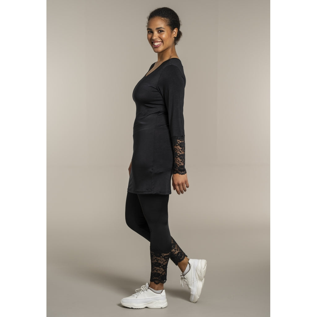 Sandgaard Bluse med blonde ærmer Top Black