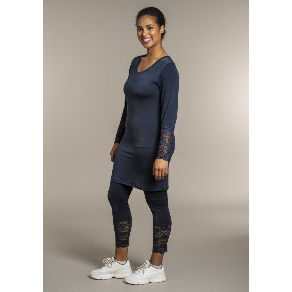 Sandgaard Bluse med blonde ærmer Top Dark Blue
